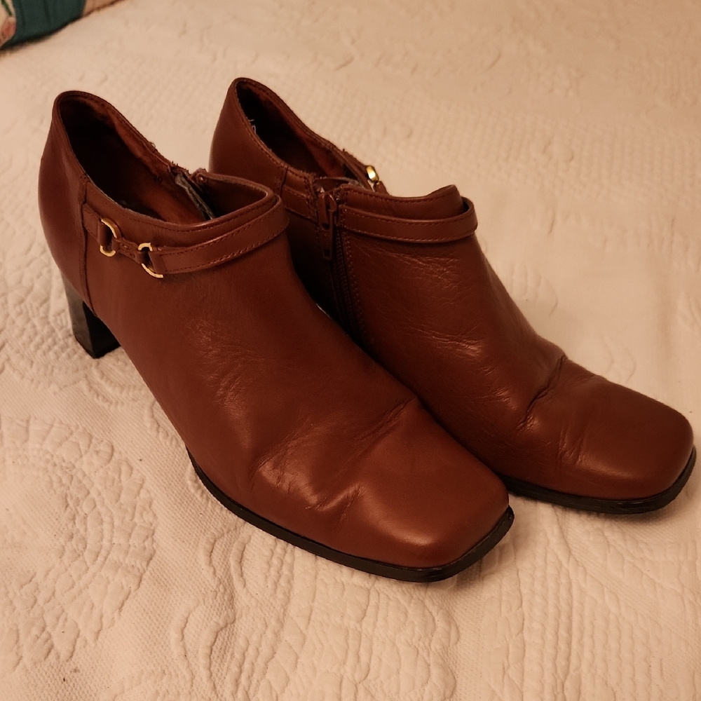 Chic Brown Leather Women's Booties